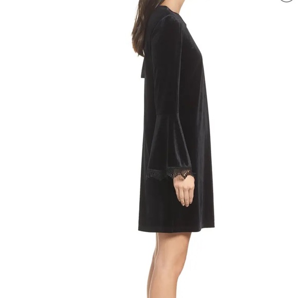Kobi Halperin Women’s Hallie Bell Sleeve Velvet Dress - Picture 4 of 5